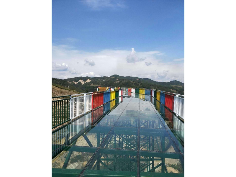 玻璃吊橋