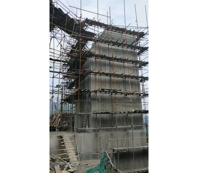 江西三百山開工大吉，條件很刻苦但是我們的工人很堅(jiān)強(qiáng)